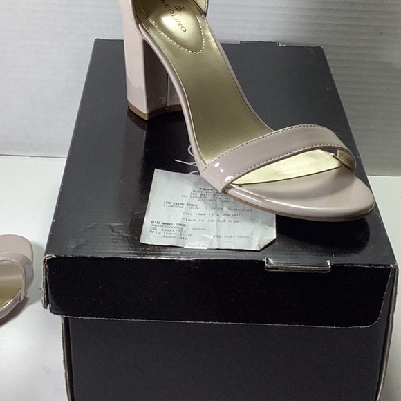 BANDOLINO
Madia Women's Open Toe Dress Sandals - Picture 9 of 9